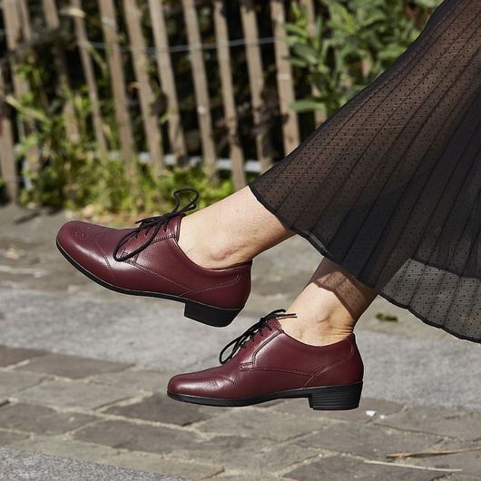 ANAIS BORDEAUX - Chaussures de confort à lacets Le chic urbain pour Femme