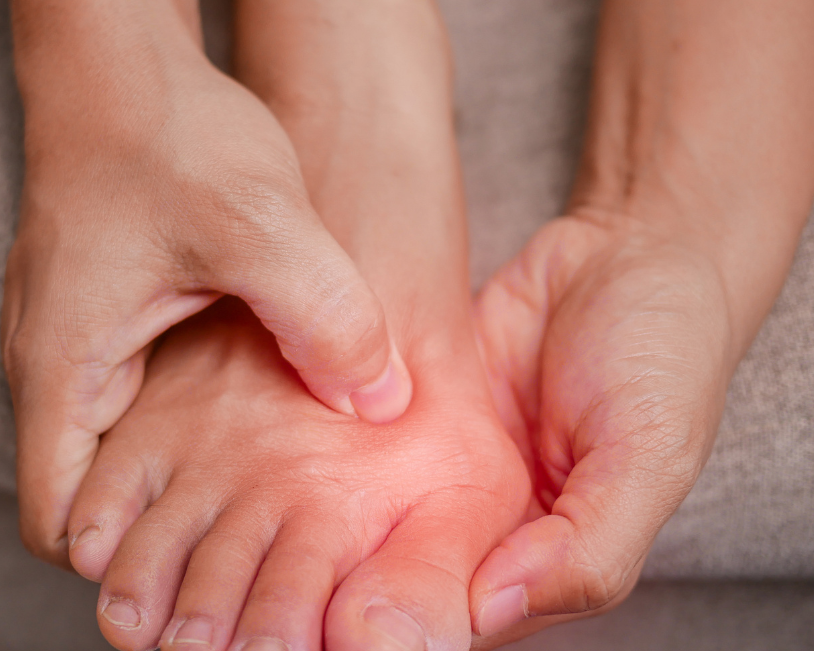 Hallux Valgus : comprendre les vraies causes et les solutions naturelles pour soulager vos pieds
