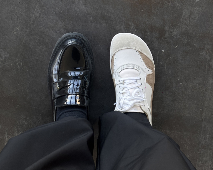 Chaussures pieds larges et sensibles : comment concilier les deux ?
